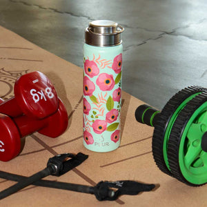 Botella Térmica Puur Activa con flores en el gimnasio